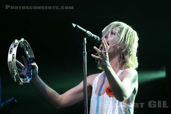 METRIC - 2010-05-26 - PARIS - La Cigale - Emily Haines